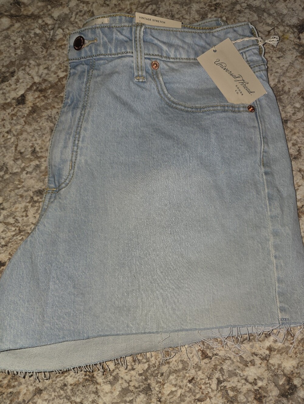 Universal Thread Light Wash Mid-Rise Denim Shorts NWT Size 16